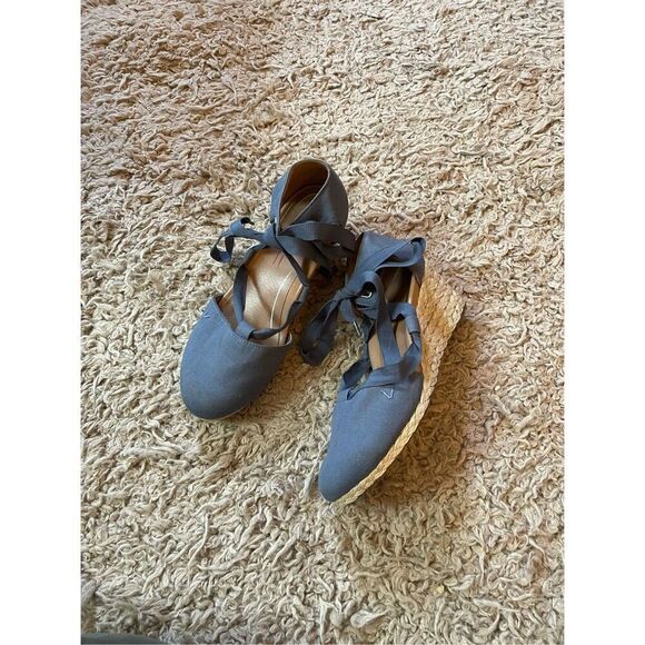 VIONIC‎ Kaitlyn Espadrille Wedge Blue closed toe size 8.5 - Picture 1 of 5
